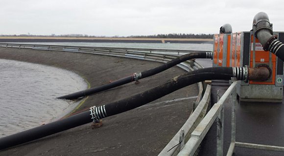 Eekels supports water board in Zeeland during repairs