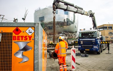 Eekels Pompen stellt 3 temporäre Pumpanlagen auf für Abwasserkanalbypass Museumpark Rotterdam